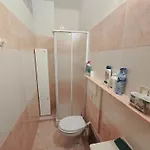 Berlino Apartment, Posto Auto Giulug Rif A206 דירה *