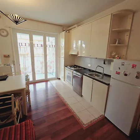 Berlino Apartment, Posto Auto Giulug Rif A206 公寓 *